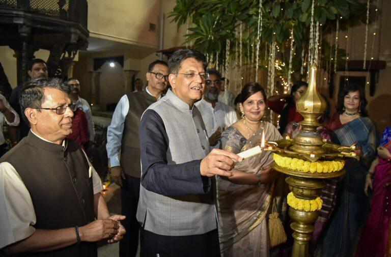National Crafts Museum Hosts a Marvellous Display of Contemporary Art – ‘Rangsutra’ by Renowned Artists