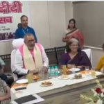 Textiles Minister Shri Giriraj Singh visits ‘Shilp Didi Mahotsav’ at Dilli Haat, INA Union Minister of Textiles, Shri Giriraj Singh Talked to handicraft entrepreneur Didi at Delhi Haat during Shilp Didi Mahotsav.