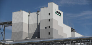 Award‐Nominated LENZING dual wipe supports Europe’s shift to bio‐based materials LENZING