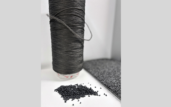 2026-06-25_BANEU_BCF_PET_Recycling_Yarn and Granulates_21cm_300dpi Neumag